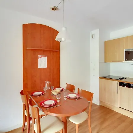 T2 Pour 4 Pers. Avec Terrasse, Piscine Couverte Et Salle De Fitness, Proche Des Pistes - Fr-1-404-199 * ラ・モンジー