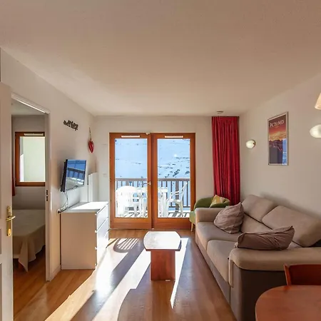 T2 Pour 4 Pers. Avec Terrasse, Piscine Couverte Et Salle De Fitness, Proche Des Pistes - Fr-1-404-199 شقة