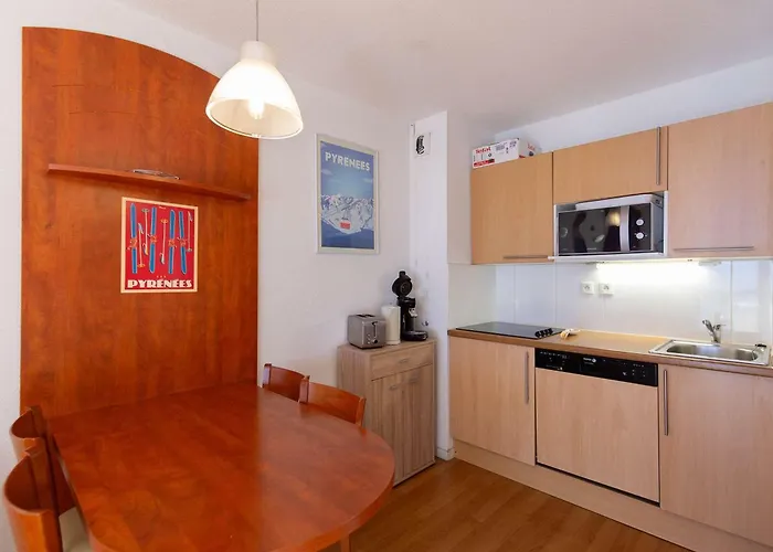 T2 Pour 4 Pers. Avec Terrasse, Piscine Couverte Et Salle De Fitness, Proche Des Pistes - Fr-1-404-199