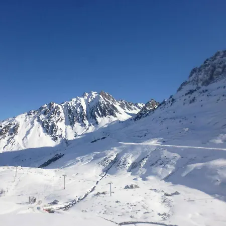 T2 Pour 4 Pers. Avec Terrasse, Piscine Couverte Et Salle De Fitness, Proche Des Pistes - Fr-1-404-199 *