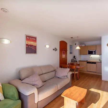 T2 Pour 4 Pers. Avec Terrasse, Piscine Couverte Et Salle De Fitness, Proche Des Pistes - Fr-1-404-199