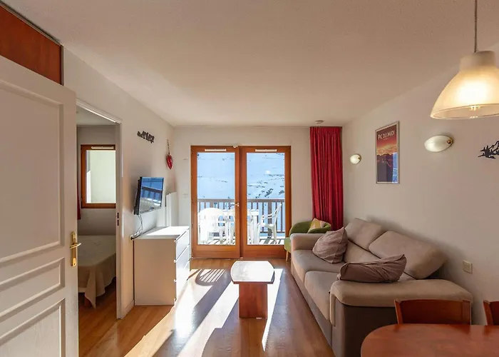 T2 Pour 4 Pers. Avec Terrasse, Piscine Couverte Et Salle De Fitness, Proche Des Pistes - Fr-1-404-199 Apartment